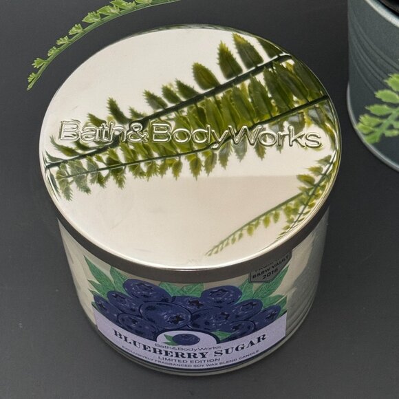 BBW Blueberry Sugar Bath & Body Works 3 Wick Candle - Picture 4 of 10